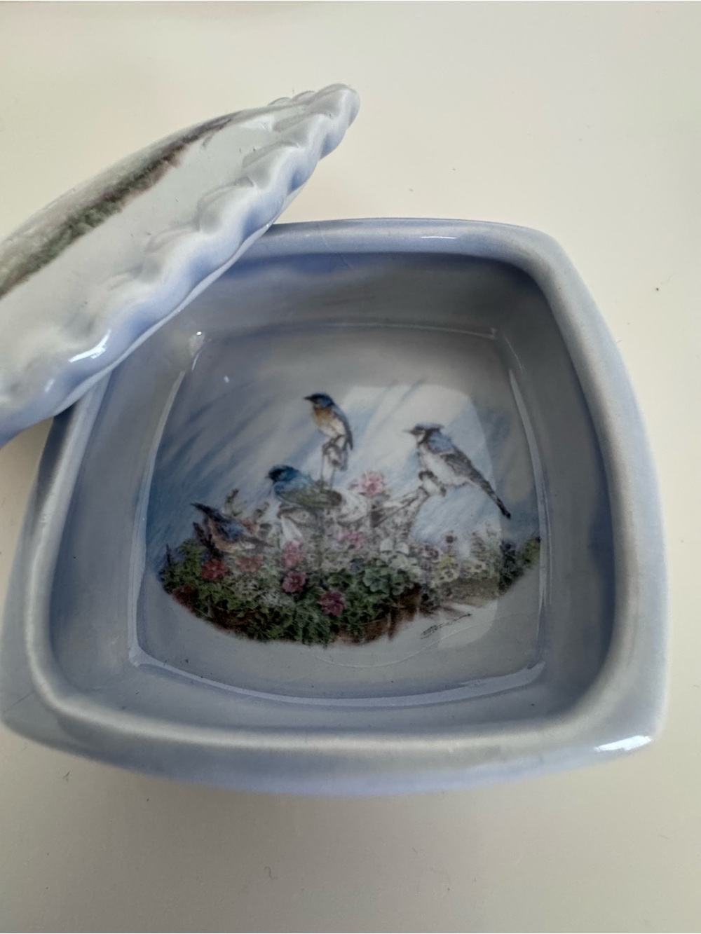 Vintage Bluebird Trinket Box Hand Painted Ceramic Jewelry Box Cottagecore Decor - Picture 5 of 10